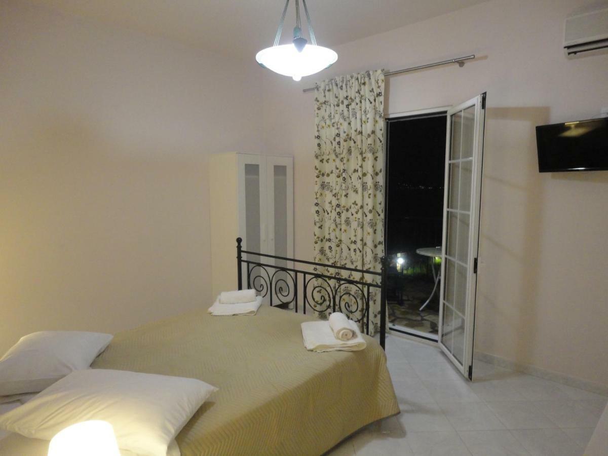 Yialos Apartments Livathos  Esterno foto