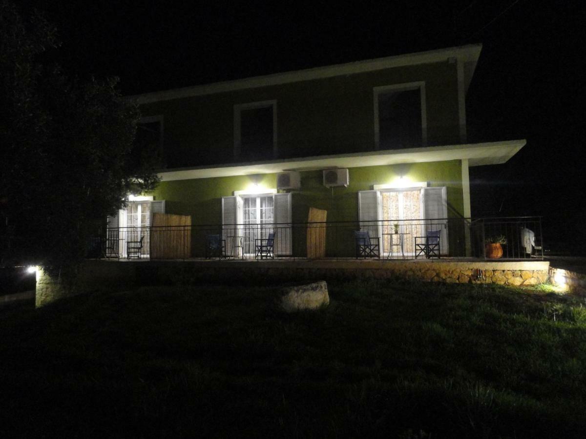 Yialos Apartments Livathos  Esterno foto